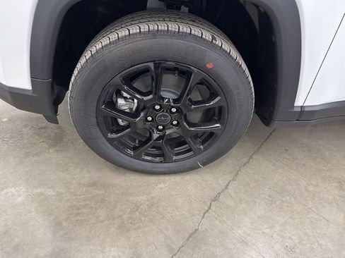 New 2026 Jeep Compass Latitude image 17