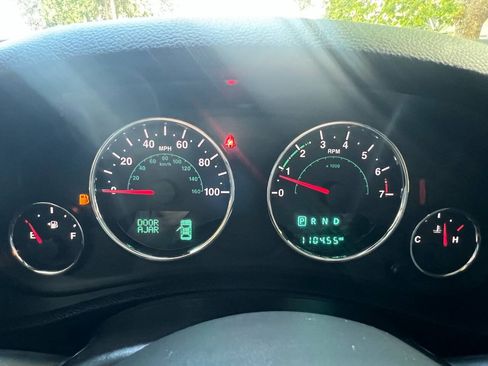 Used 2015 Jeep Wrangler Unlimited Sahara AWD/4WD image 34