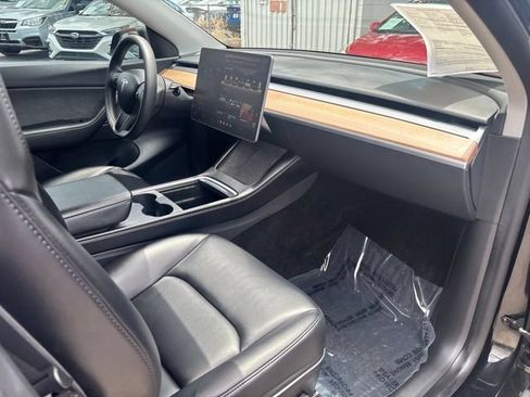 Used 2022 Tesla Model Y Performance AWD/4WD image 33