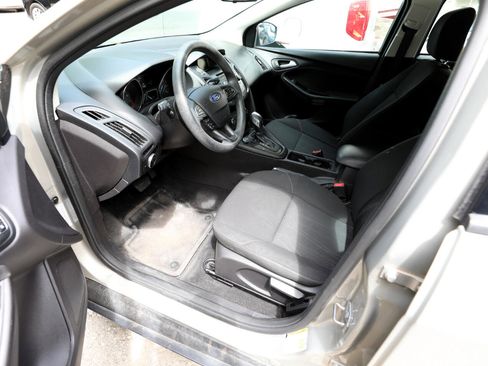 Used 2015 Ford Focus SE image 15