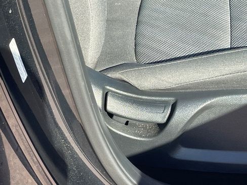 Used 2022 Kia Seltos LX image 14