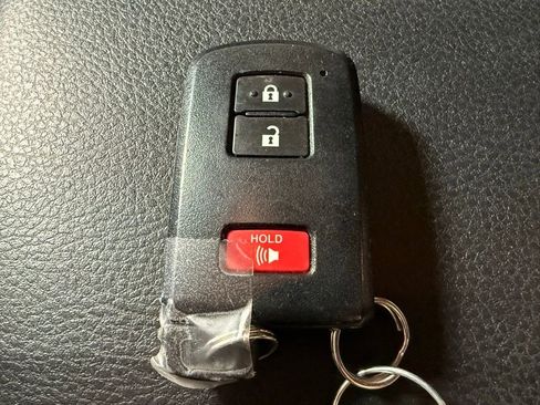 Used 2017 Toyota Tacoma Limited image 24