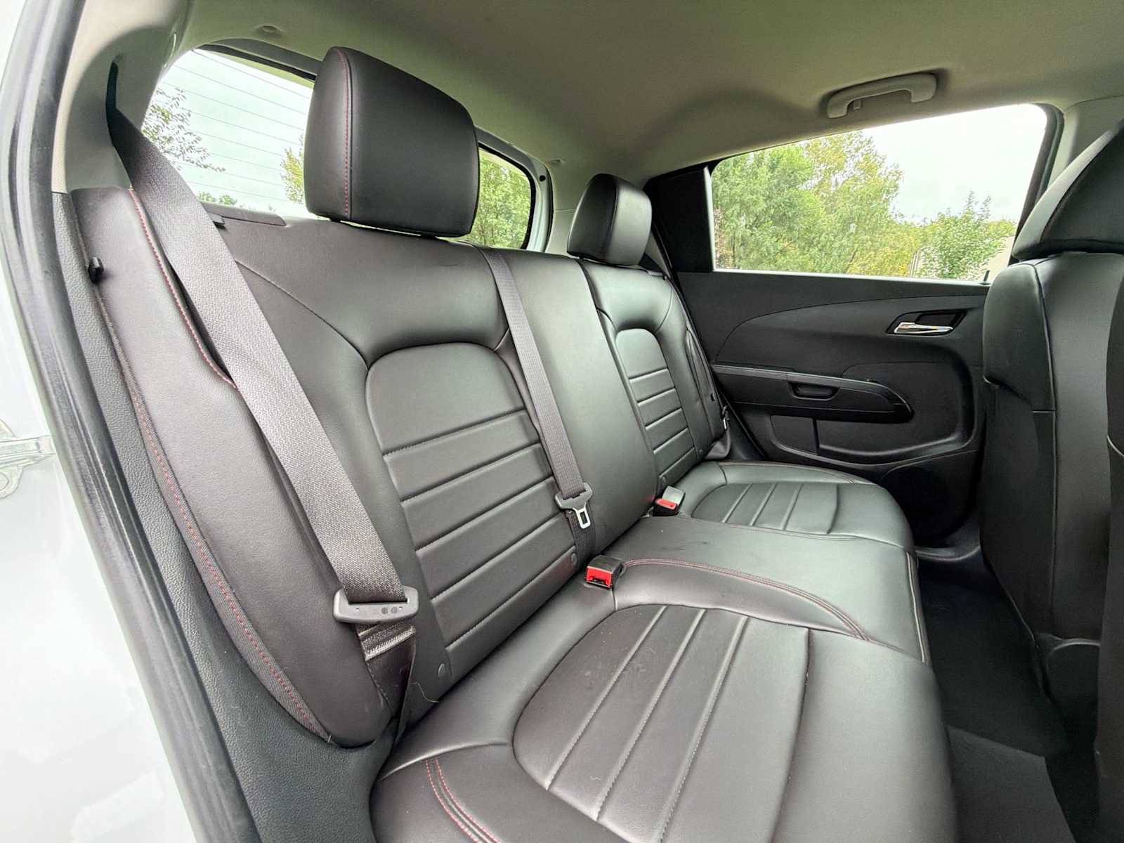 Used 2017 Chevrolet Sonic Premier w/ Driver Confidence Package FWD image 18