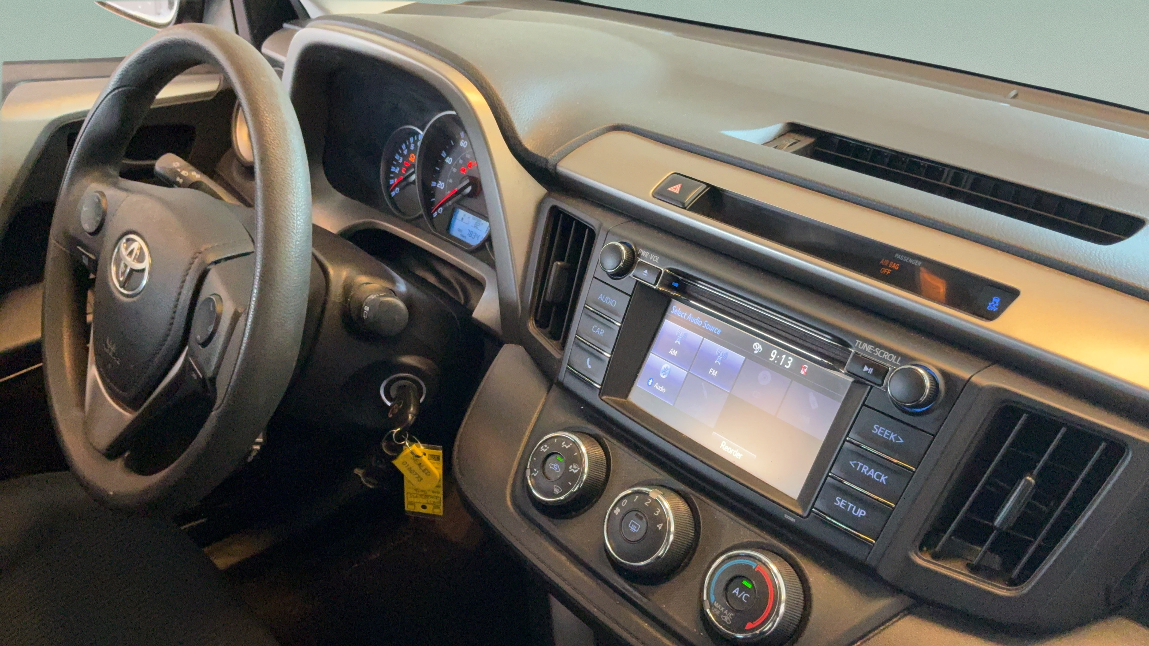 Used 2016 Toyota RAV4 LE FWD image 27