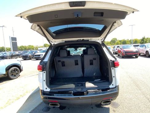 Used 2023 Chevrolet Traverse Premier w/ Redline Edition AWD/4WD image 10