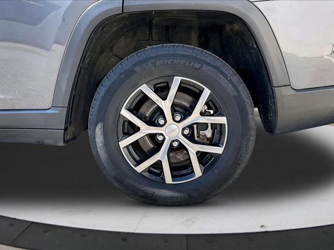 Used 2024 Jeep Grand Cherokee L Limited w/ Luxury Tech Group II AWD/4WD image 38