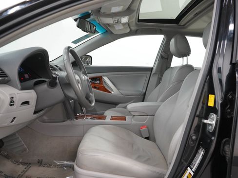 Used 2011 Toyota Camry XLE w/ XLE Extra-Value Pkg #1 FWD image 20