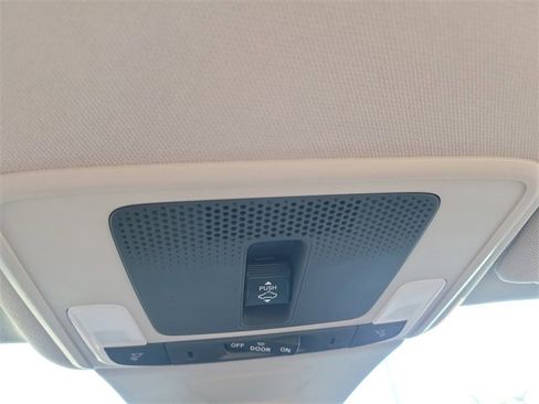 Certified 2022 Honda Civic EX-L image 30