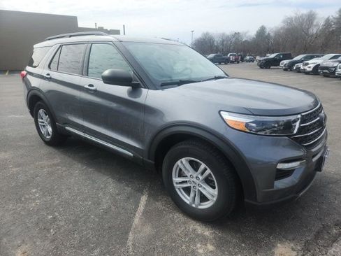 Used 2021 Ford Explorer XLT w/ Equipment Group 202A image 3