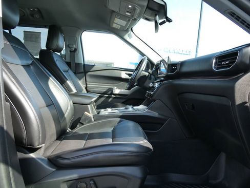 Used 2021 Ford Explorer Limited w/ Equipment Group 301A image 13