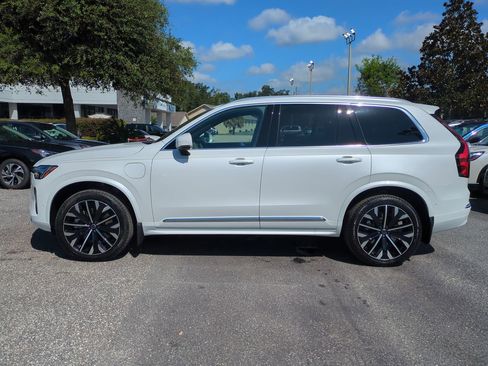 New 2026 Volvo XC90 T8 Plus w/ Protection Package Premier image 7