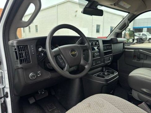 Used 2025 Chevrolet Express 3500 LT w/ LT Preferred Equipment Group RWD image 11
