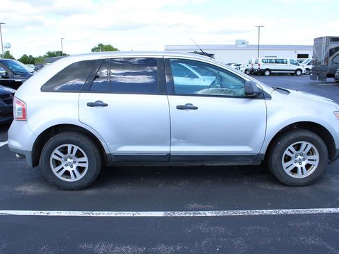 Used 2010 Ford Edge SE FWD image 4