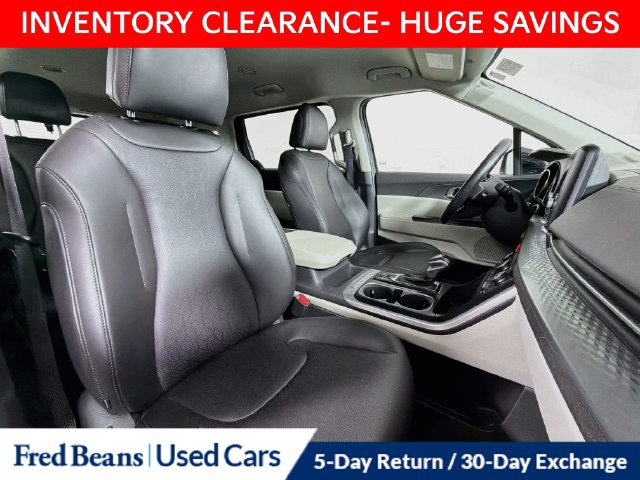 Used 2024 Kia Carnival LX FWD image 37
