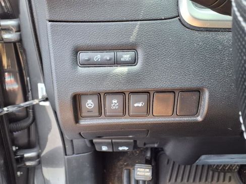 Used 2018 Nissan Murano SL w/ Moonroof Package image 17