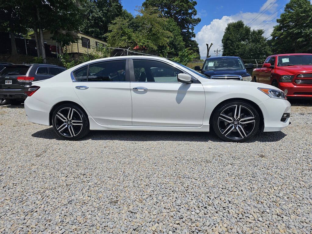 Used 2017 Honda Accord Sport image 7