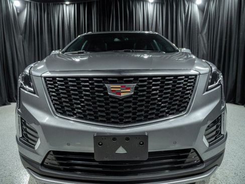 Used 2025 Cadillac XT5 Premium Luxury FWD image 2