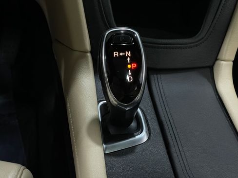 Used 2018 Cadillac XT5 Luxury w/ Driver Awareness Package image 31