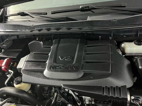 Used 2024 Nissan Titan SV w/ SV Convenience Package image 32