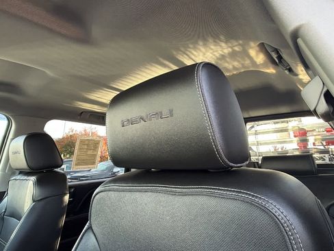 Used 2017 GMC Sierra 2500 Denali w/ Duramax Plus Package image 11