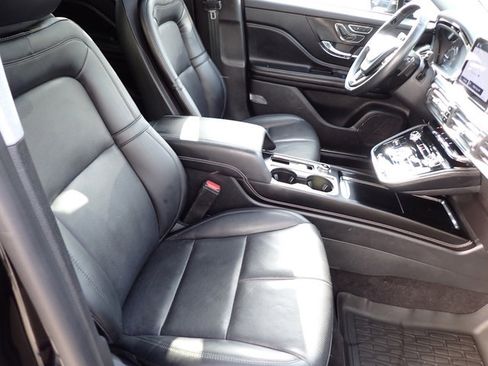 Used 2022 Lincoln Corsair AWD w/ Premium Package image 11