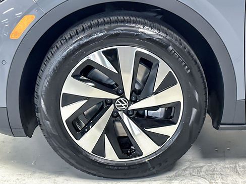 New 2025 Volkswagen ID.4 Pro image 25