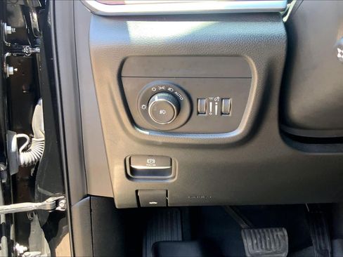 Used 2022 Jeep Grand Cherokee Summit w/ Adv Protech Group IV AWD/4WD image 36