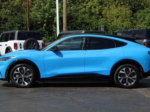 Used 2022 Ford Mustang Mach-E Premium image 4