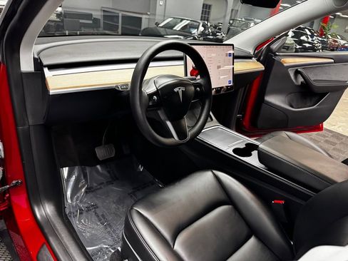 Used 2024 Tesla Model Y Long Range AWD/4WD image 36