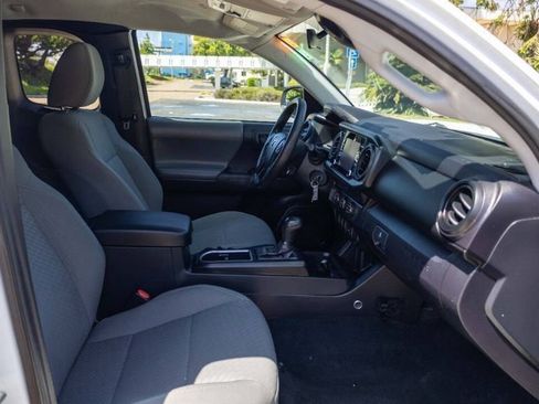 Used 2020 Toyota Tacoma SR image 14