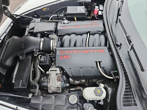 Used 2011 Chevrolet Corvette Grand Sport w/ Preferred Equipment Group RWD image 19