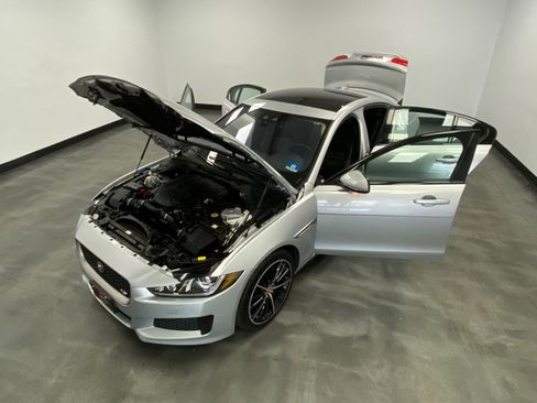 Used 2018 Jaguar XE S image 49