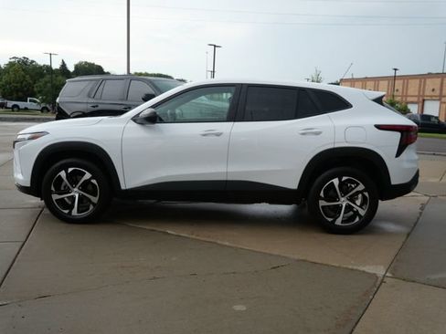 Used 2024 Chevrolet Trax RS FWD image 4