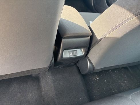 Used 2025 Toyota Corolla LE image 17