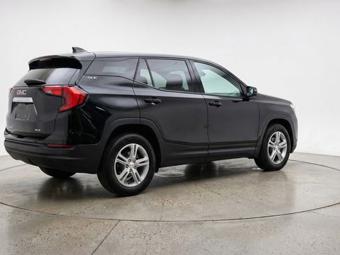 Used 2024 GMC Terrain SLE image 9