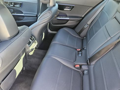 Used 2023 Mercedes-Benz C 300 Sedan image 30