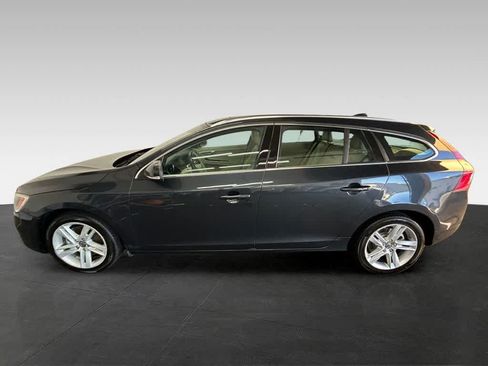 Used 2015 Volvo V60 T5 Platinum FWD image 3