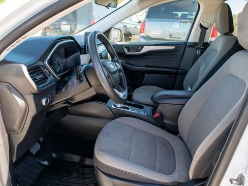 Used 2022 Ford Escape SE image 13