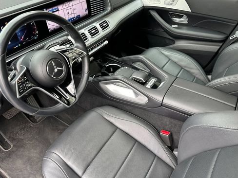 Used 2024 Mercedes-Benz GLS 450 4MATIC image 10