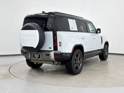 Used 2021 Land Rover Defender 110 X-Dynamic SE AWD/4WD image 9