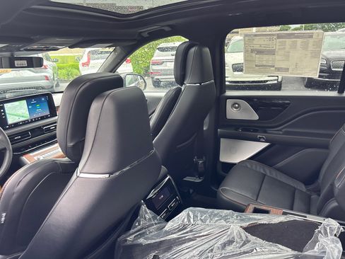 New 2026 Lincoln Aviator Black Label w/ Dynamic Handling Package AWD/4WD image 27