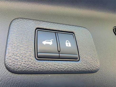 Used 2024 Nissan Armada Platinum w/ Cargo Package image 10