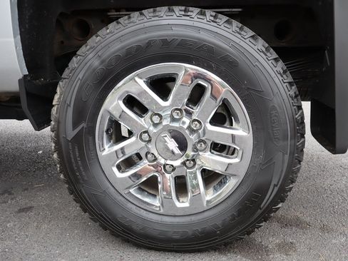 Used 2019 Chevrolet Silverado 2500 LTZ w/ Duramax Plus Package AWD/4WD image 41