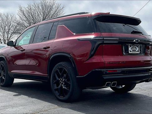 Used 2024 Chevrolet Traverse RS image 5