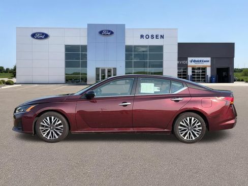 Used 2025 Nissan Altima 2.5 SV FWD image 6