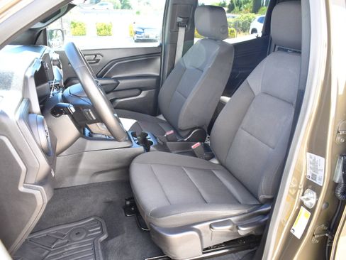Used 2024 Chevrolet Colorado W/T RWD image 19