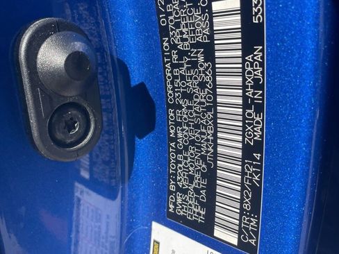 Used 2020 Toyota C-HR LE image 8