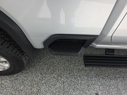 Used 2023 GMC Sierra 2500 Denali w/ Denali Ultimate Package image 16