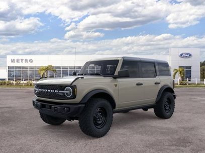 New 2026 Ford Bronco Badlands w/ Black Appearance Package