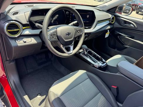 New 2026 Chevrolet Trax LT w/ Midnight Edition FWD image 14